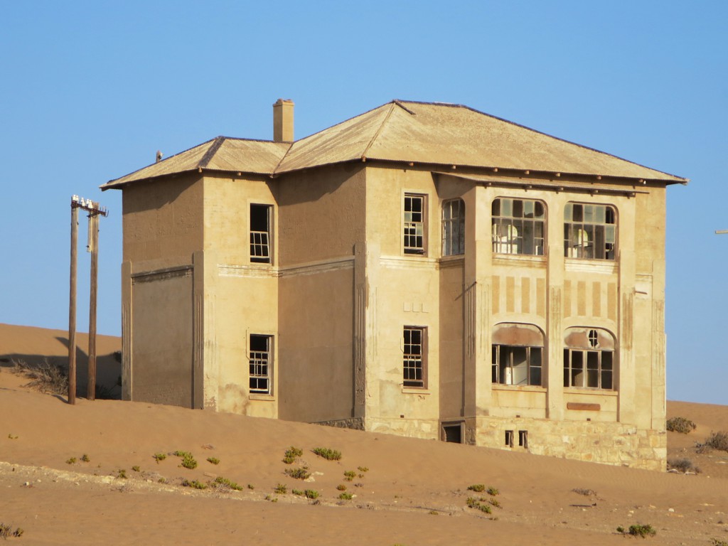 Edificio dell’epoca coloniale tedesca risalente ai primi anni della corsa ai diamanti a Kolmanskop