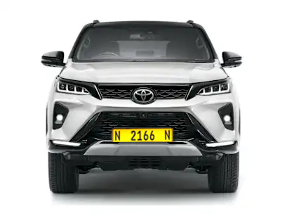 fortuner_front