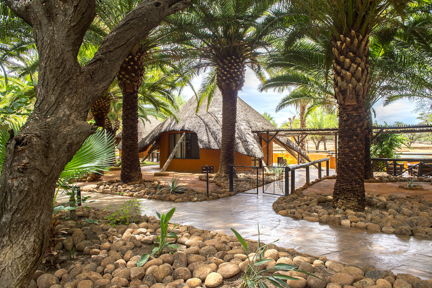 Bungalow-Palms-Banner-1400-x-700